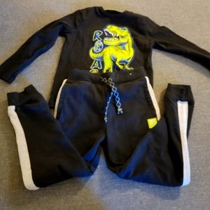 Boys 2 PC. Jogger outfits 3 shirts 2 pants